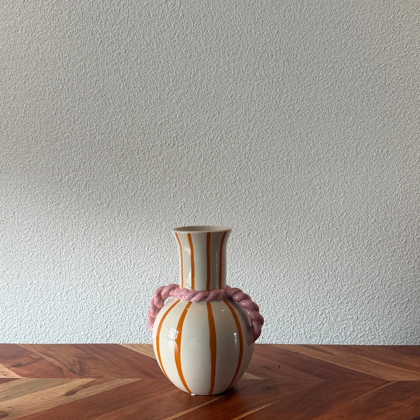 Spring - vaas met kunsttulpen